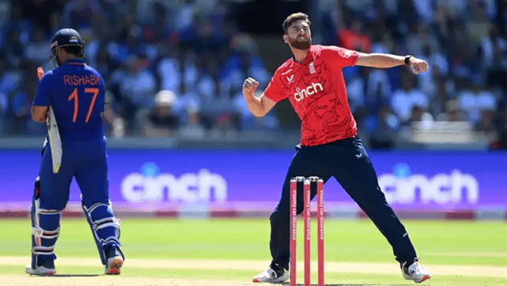 Kuldip Yadav in for Khaleel; Gleeson for Thushara