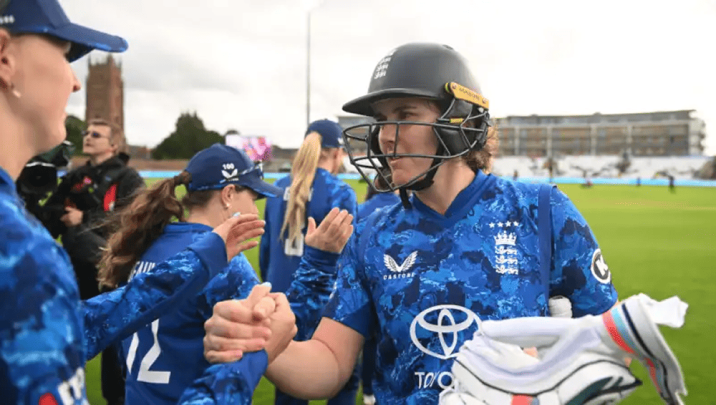 England romp to series sweeping win in final Women's ODI